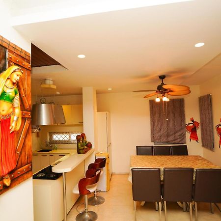 Golden Villa - Duplex House With Private Theater - Near To Alipiri And Bhudevi Ttd Ticket Counter And Kapilateertham ตีรูปาติ ภายนอก รูปภาพ