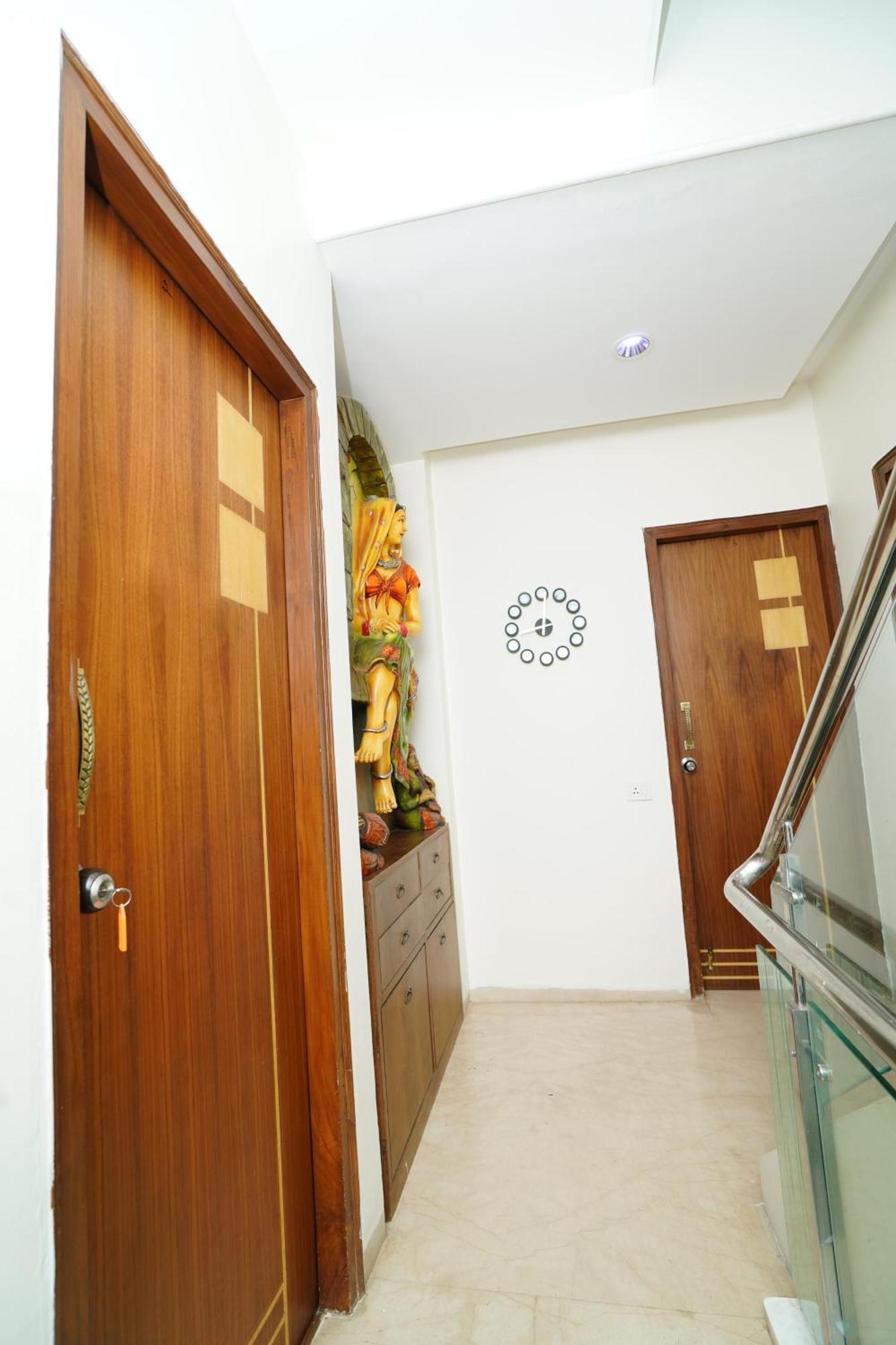 Golden Villa - Duplex House With Private Theater - Near To Alipiri And Bhudevi Ttd Ticket Counter And Kapilateertham ตีรูปาติ ภายนอก รูปภาพ