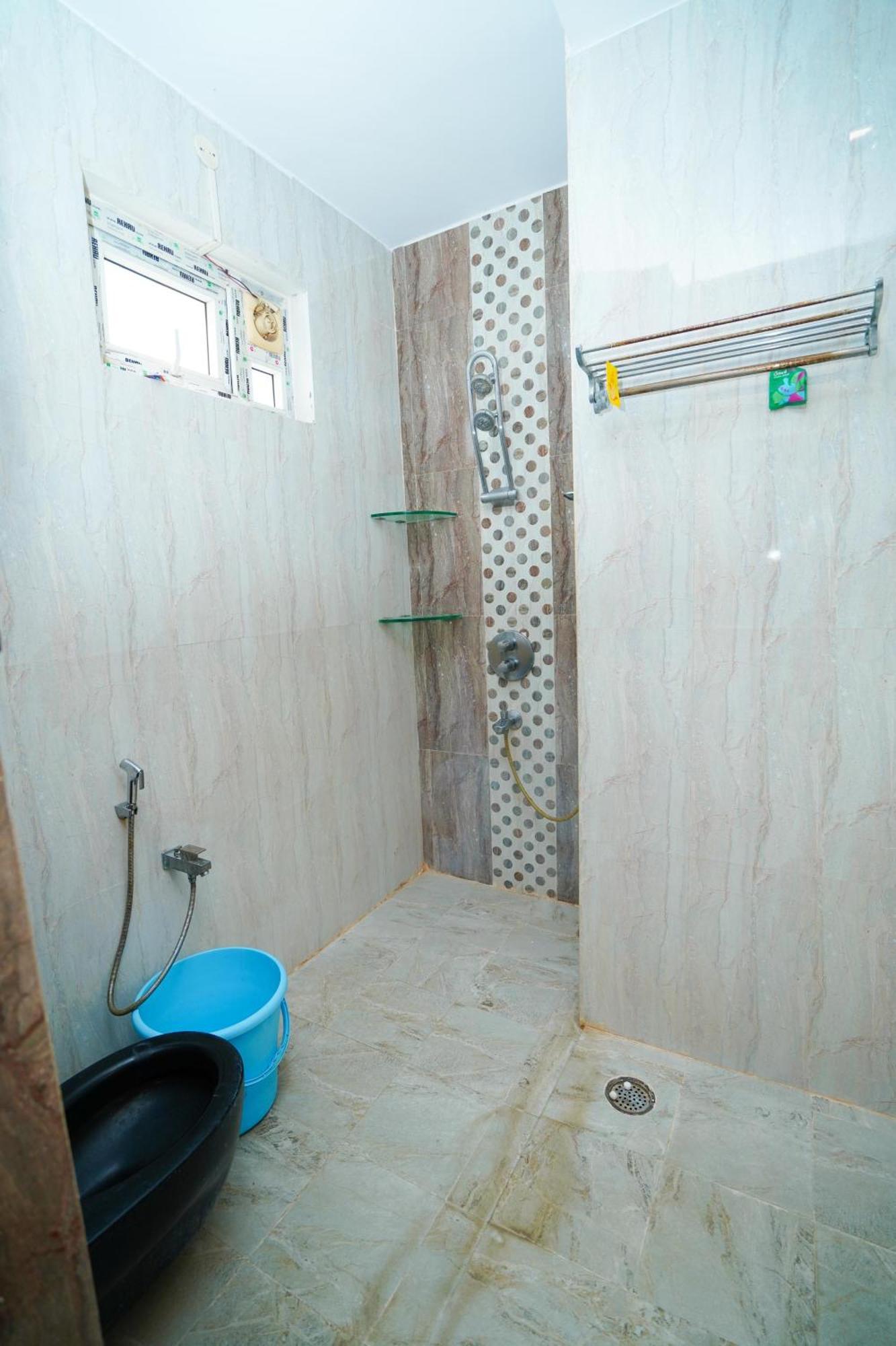 Golden Villa - Duplex House With Private Theater - Near To Alipiri And Bhudevi Ttd Ticket Counter And Kapilateertham ตีรูปาติ ภายนอก รูปภาพ