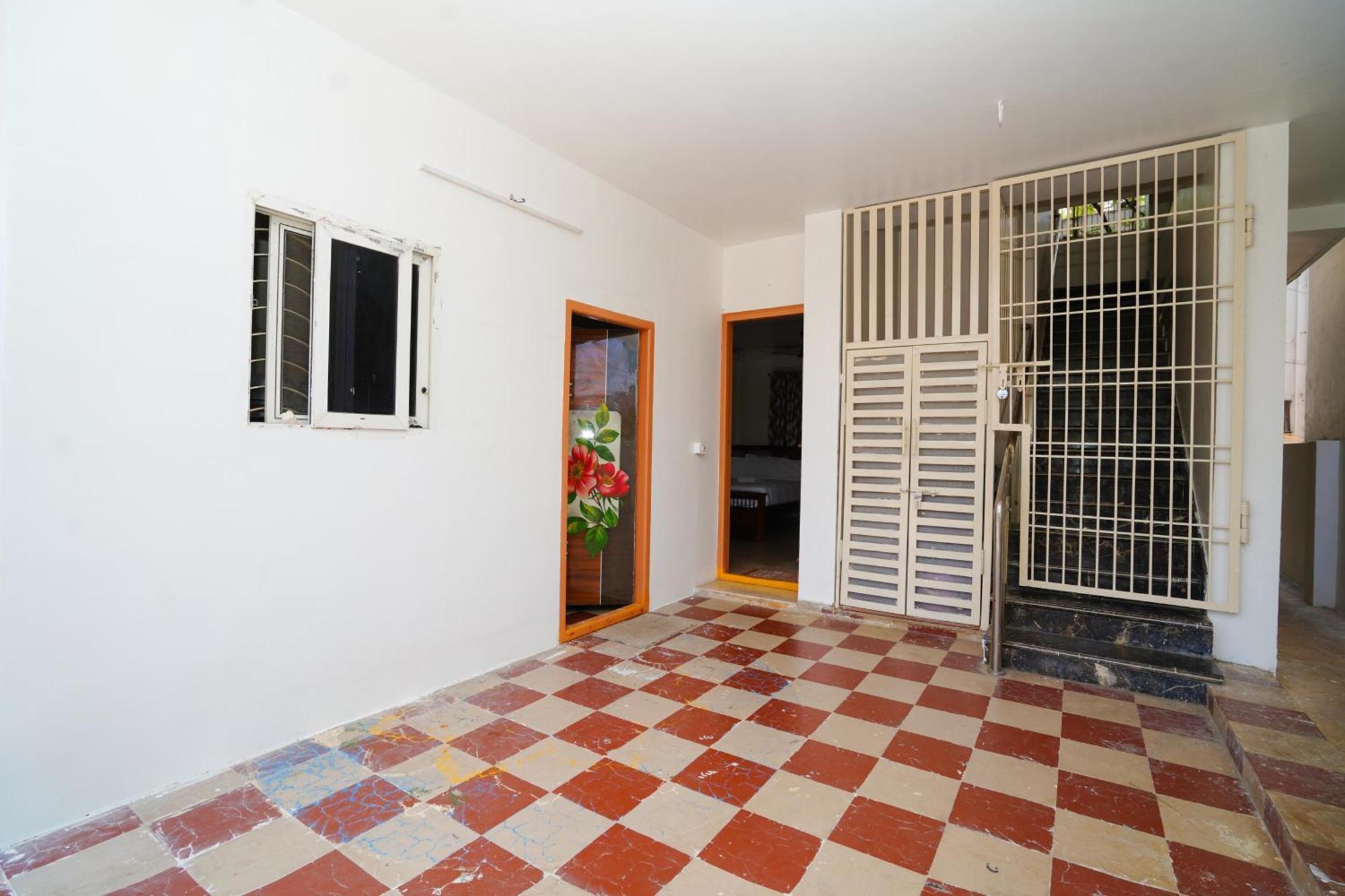 Golden Villa - Duplex House With Private Theater - Near To Alipiri And Bhudevi Ttd Ticket Counter And Kapilateertham ตีรูปาติ ภายนอก รูปภาพ