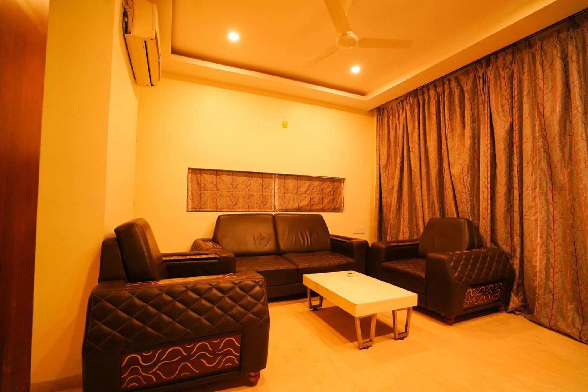 Golden Villa - Duplex House With Private Theater - Near To Alipiri And Bhudevi Ttd Ticket Counter And Kapilateertham ตีรูปาติ ภายนอก รูปภาพ