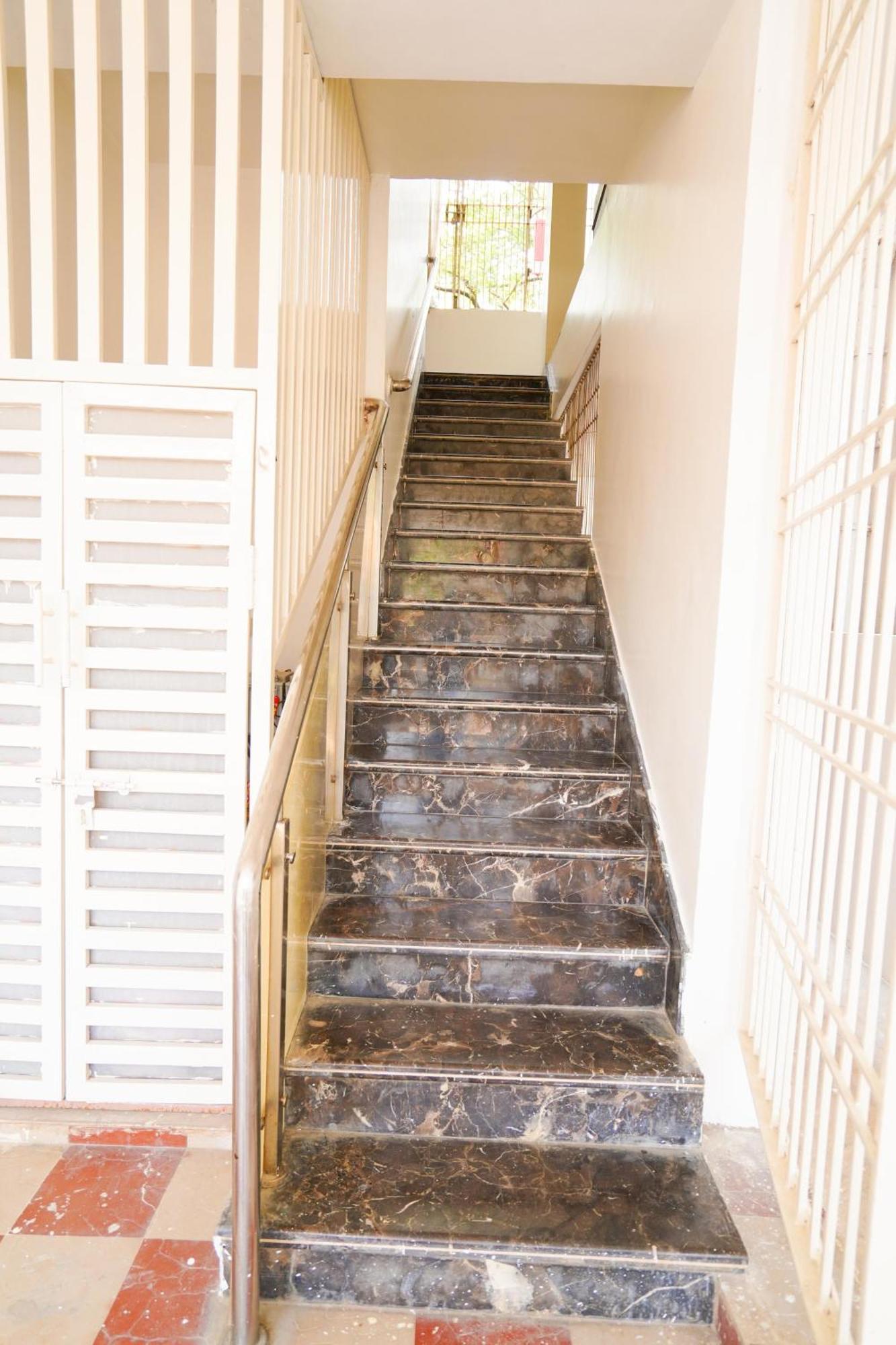 Golden Villa - Duplex House With Private Theater - Near To Alipiri And Bhudevi Ttd Ticket Counter And Kapilateertham ตีรูปาติ ภายนอก รูปภาพ